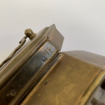 Litet skrin i mässing metall lock på gångjärn kulfot Retrolux antik