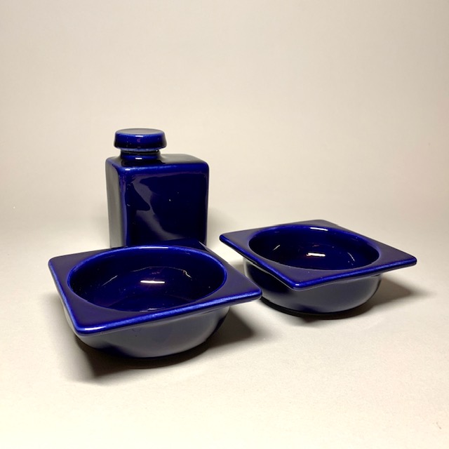 Saltkar och oljekrus i mörk blå glasyr av Anna Nylund Retrolux antik