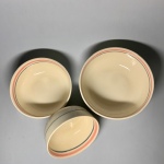 Tre skålar i porslin från DDR Retrolux antik