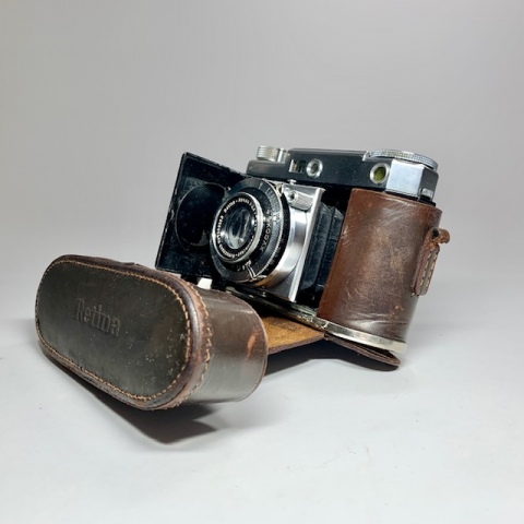 Bälgkamera Kodak Retina, med fodral hos retrolux